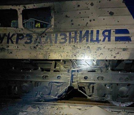 Російські війська вчинили напад на залізничну станцію в Дніпропетровській області, внаслідок чого постраждав машиніст.