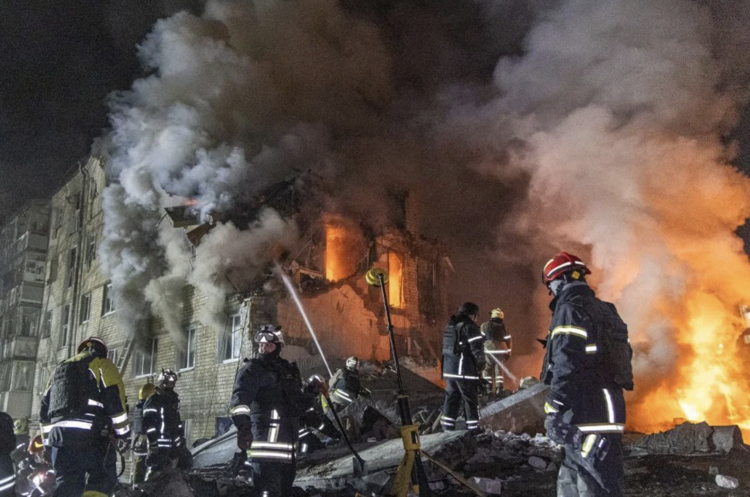 Росія здійснила нічний авіаційний удар по Україні, внаслідок якого є жертви та постраждалі.