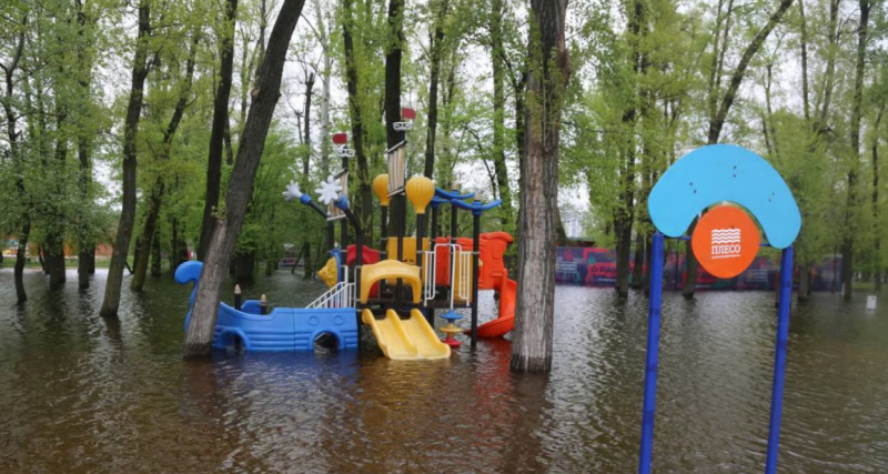Ці регіони під загрозою: річки можуть затопити береги через весняне підвищення води.