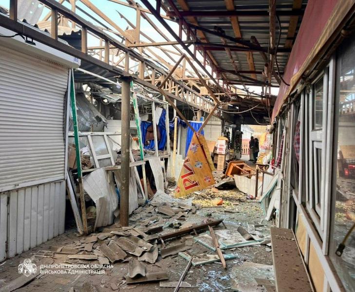 Росія здійснила напад на ринок у Нікополі за допомогою FPV-дронів: численні жертви та постраждалі - Деталі | Експрес онлайн