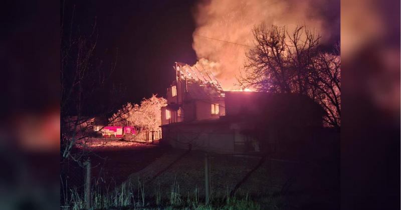 Російські війська атакували Чернігів: зруйновані житлові будівлі, є постраждалі.