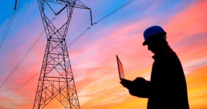 Внаслідок атак та несприятливих погодних умов споживачі в ряді регіонів залишаються без електропостачання, повідомляє Міністерство енергетики.