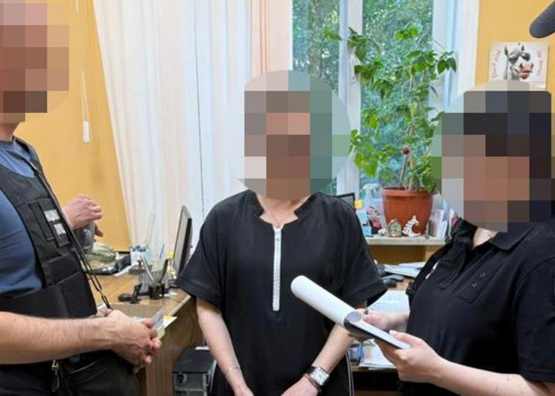 ДБР викрило співробітників міграційної служби, які займалися незаконним оформленням іноземців, що ухилялися від служби в армії.