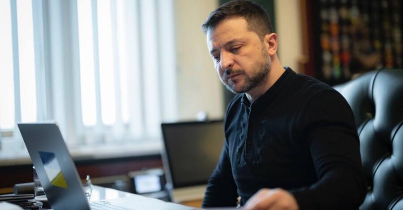 Десять осіб досі не відповідають на дзвінки після обстрілу Києва з боку Росії, - заявив Зеленський.