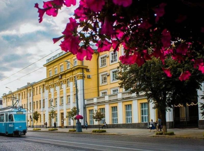 Температура підніметься до +23° і опадів не передбачається вдень. Який прогноз погоди очікує Вінницю 4 липня - 20 хвилин.