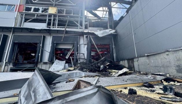 В Дніпропетровській області російські війська здійснили напад на логістичну фірму.