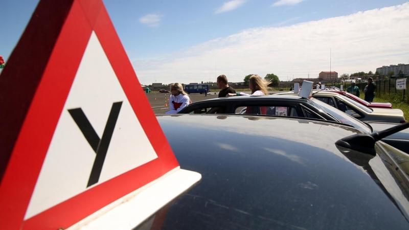 Після травми — за кермо: ветерани здобули водійські права в безперешкодних автошколах Міністерства внутрішніх справ.