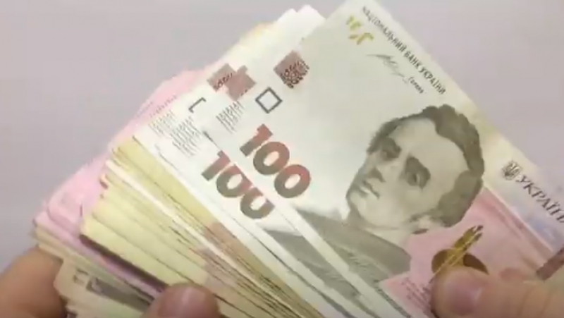 Виплата у розмірі 12 300 грн від Карітас: два типи підтримки для людей, які отримали поранення, та переселенців.