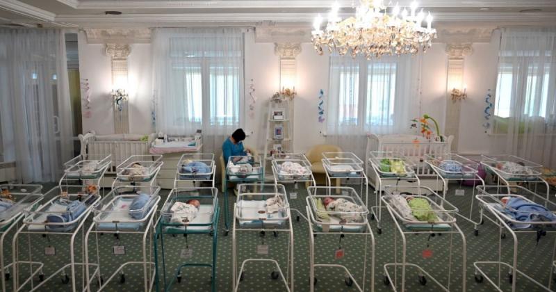 В Україні спостерігається значне зниження народжуваності: за перші шість місяців цього року на світ з'явилося лише 73 тисячі малюків - повідомляє bigmir)net.