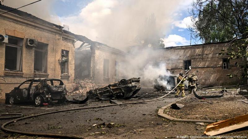 Російські війська нанесли удари по Павлограду з використанням КАБ, внаслідок чого загинули троє людей і 19 отримали поранення.