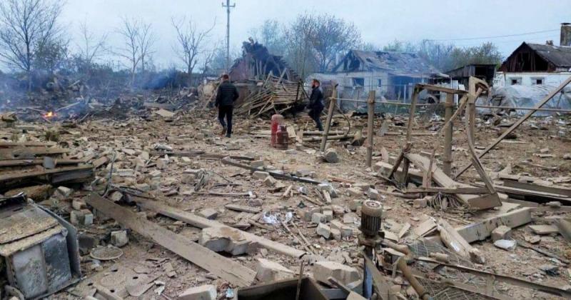 Російські війська завдали удару по Павлограду, внаслідок чого загинуло троє осіб, серед постраждалих є 2-річна дитина.