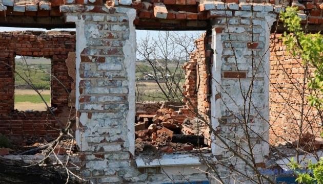 Вечором російські війська здійснили близько 20 атак на три райони Дніпропетровщини, внаслідок чого є постраждалий.