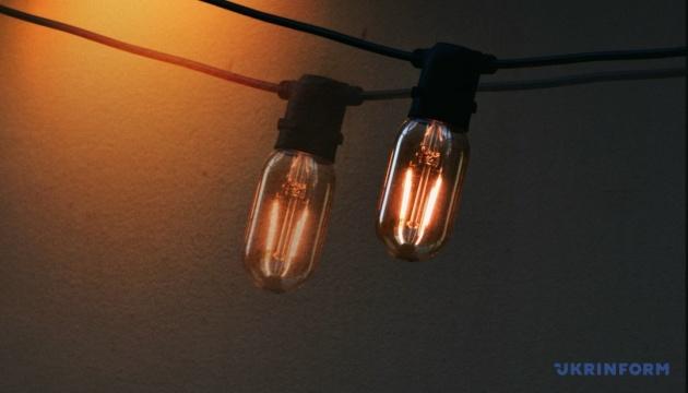 Внаслідок атак з боку Росії у чотирьох регіонах сталися нові відключення електроенергії, повідомляє Укренерго.