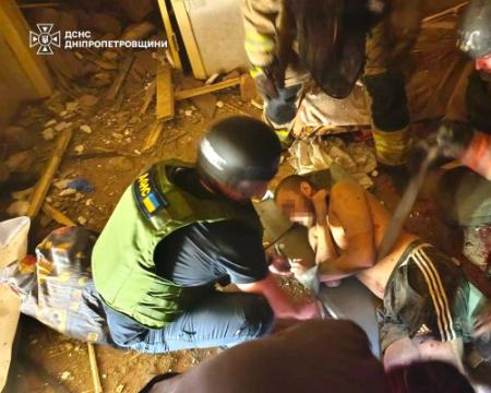 Напад Росії на Дніпропетровську область: постраждали четверо дорослих та трирічна дитина.