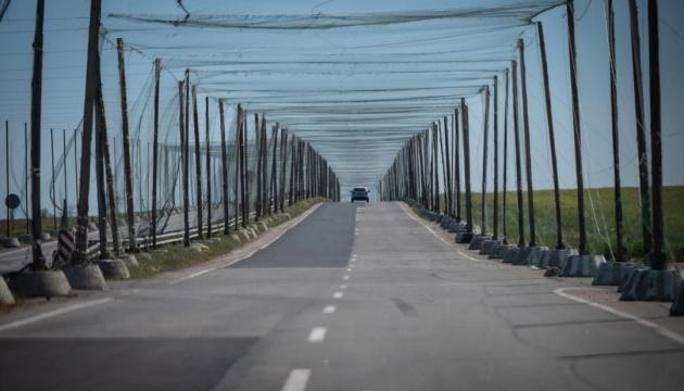 У Дніпропетровській області близько 40 кілометрів автомобільних шляхів обладнали антидроновими сітками.