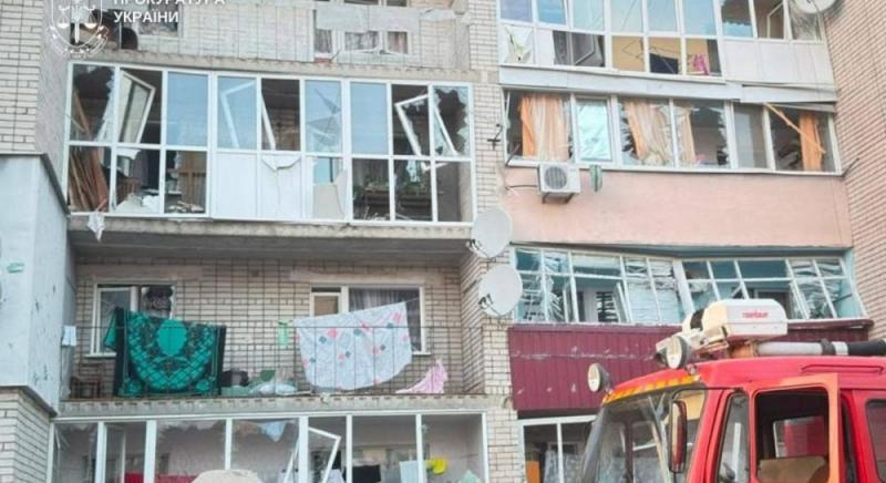 Російські війська здійснили удар по Запоріжжю та Дніпропетровській області: внаслідок атаки загинуло 10 осіб, чимало людей отримали поранення.