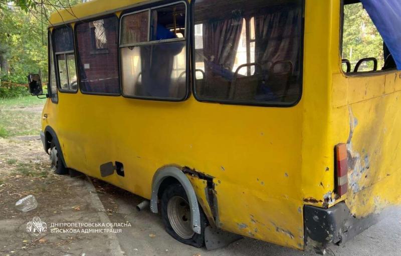 Лише за одну добу сталося близько 60 нападів, що призвело до поранень та виникнення пожеж у чотирьох районах Дніпропетровської області.