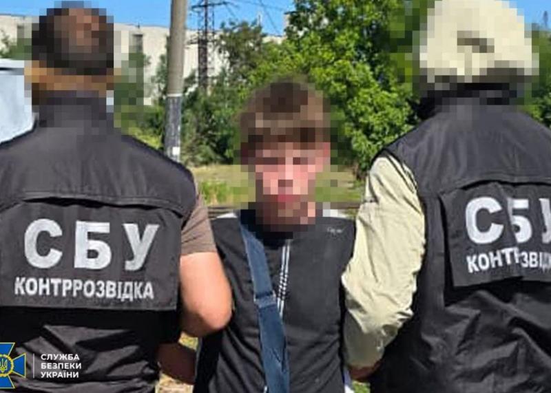 У Львові на стінах з'явилися графіті із закликами до співпраці з Росією.