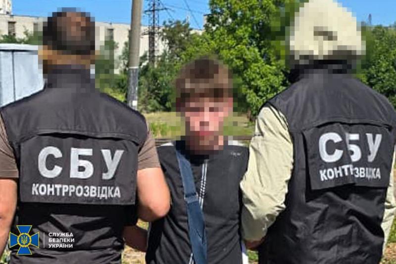Служба безпеки України затримала агента Російської Федерації, який збирав інформацію про військові об'єкти у Львівській та Харківській областях.