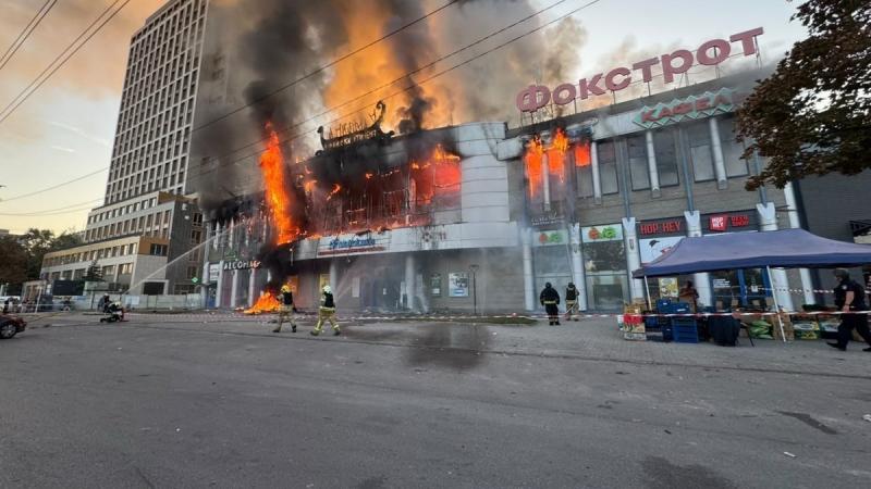 Четверо осіб отримали травми в Дніпрі, повідомляє обласна військова адміністрація.