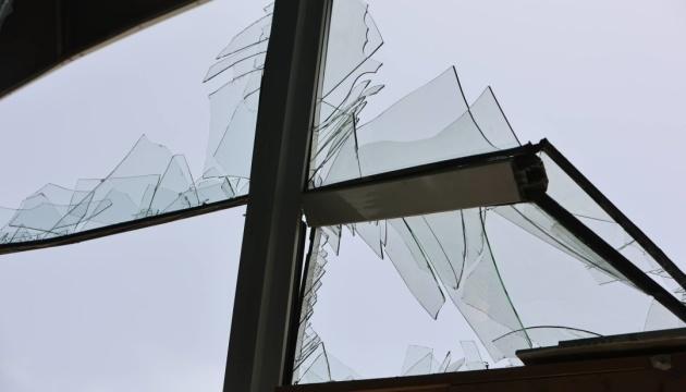 Вечором російські війська здійснили атаки на два райони Дніпропетровської області, внаслідок чого є постраждалий.
