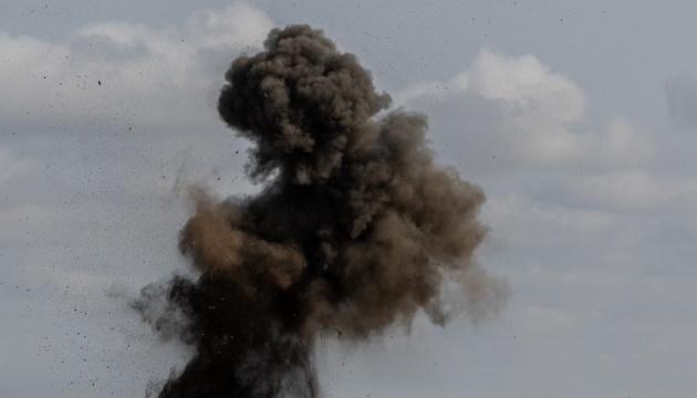 Увечері російські війська завдали удару по двом районам Дніпропетровської області, внаслідок чого постраждала жінка.