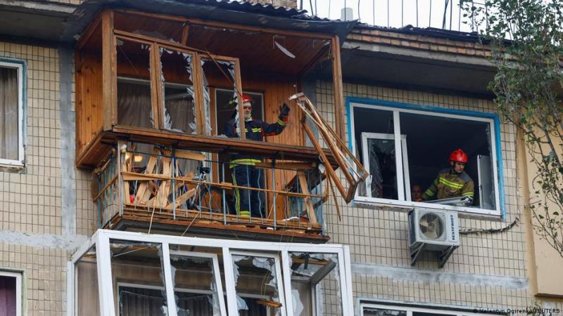 Російські війська здійснили нічну атаку, використавши близько трьохсот безпілотників, повідомляють у Повітряних силах Збройних сил України.