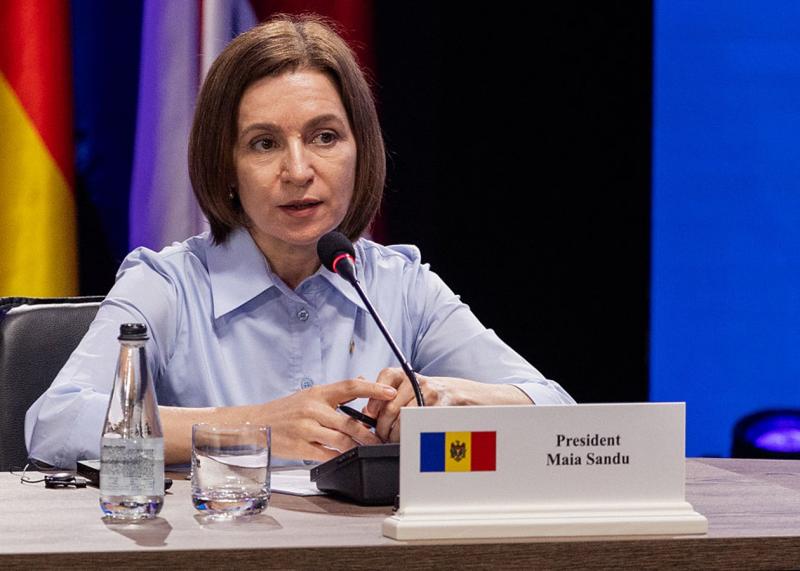 Санду висловила свою реакцію на російську агресію в Києві.