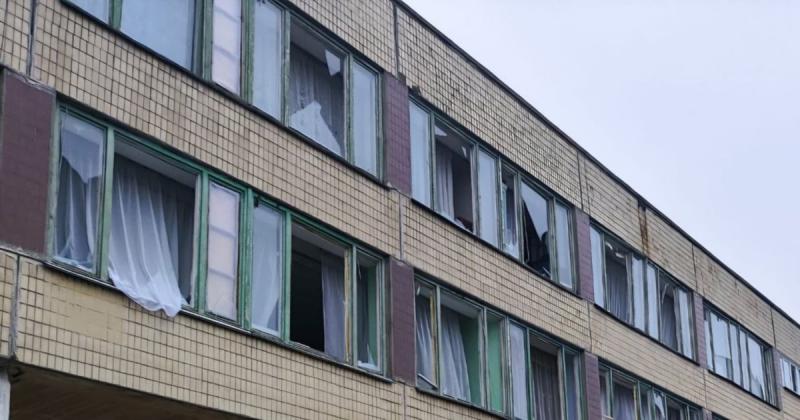 Військові сили Росії здійснили атаки на лікарню в Кривому Розі, внаслідок чого постраждали люди, повідомляє місцева влада.