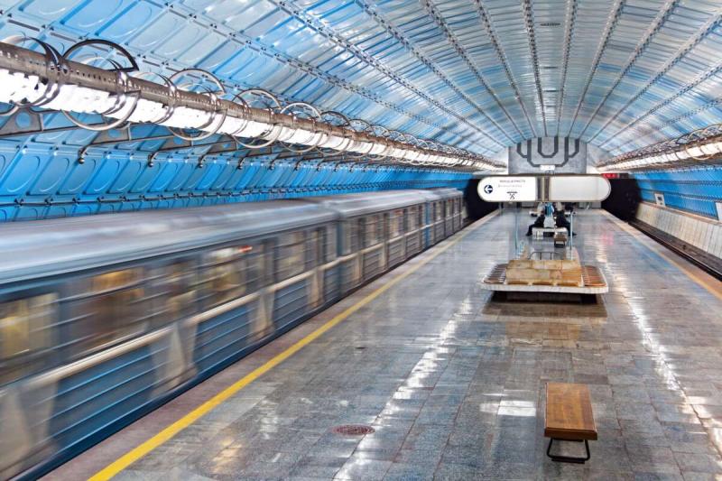 У Дніпрі метро призупинило роботу: зникло електропостачання, і потяги не ходять з 3:50.