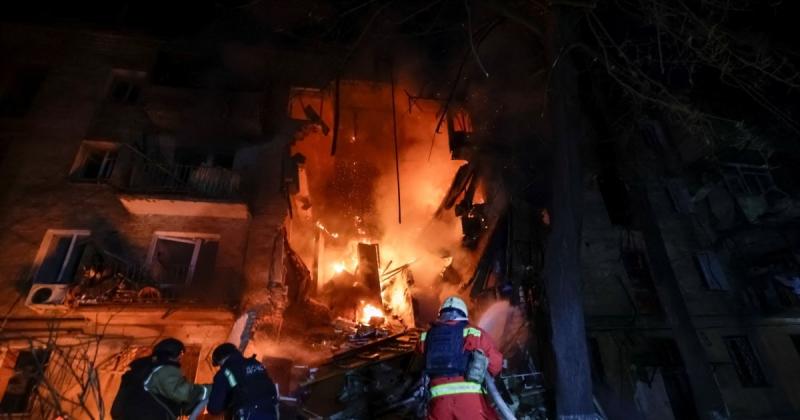 ЗСУ повідомляє: підрозділи РФ здійснили нічний напад на Україну, запустивши п'ять ракет і використавши 108 безпілотників. Ударів зазнали 17 різних місць.