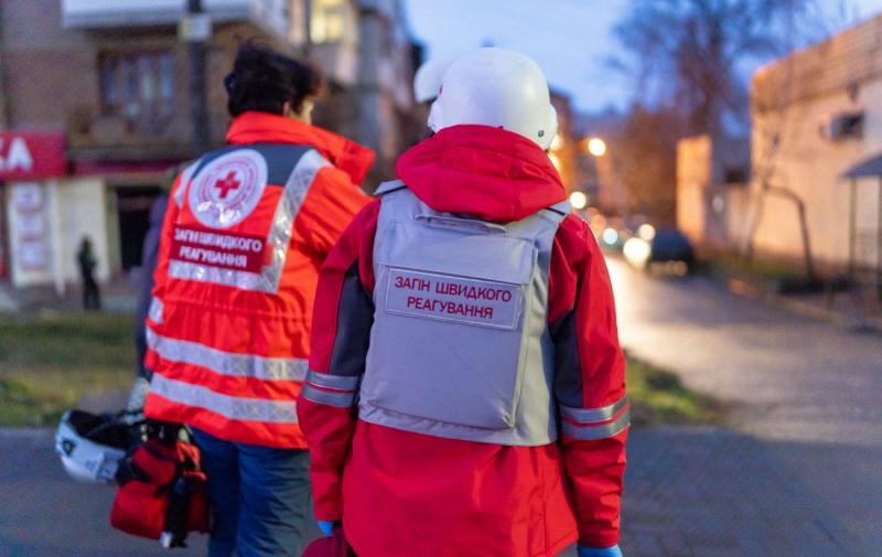 У Голосіївському районі столиці України, Києва, внаслідок балістичної атаки загинула одна особа.