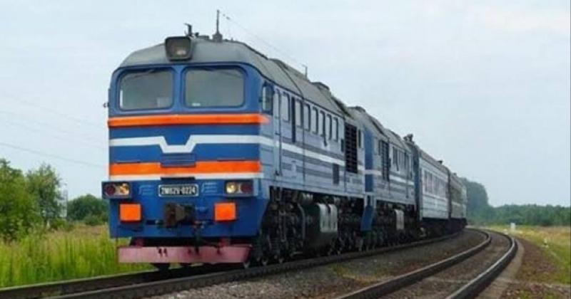 У зв'язку з безпековою ситуацією в Україні, приміські поїзди стикаються із затримками: у Дніпропетровській та Харківській областях запізнення можуть досягати майже 4 годин.