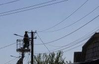 У шести регіонах України спостерігаються перебої з електропостачанням внаслідок обстрілів.