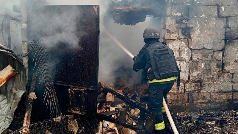 Російські війська здійснили близько 20 ударів дронами по Дніпропетровській області: двоє осіб отримали поранення, зазнала пошкоджень інфраструктура та житлові будівлі, повідомляє обласна військова адміністрація.