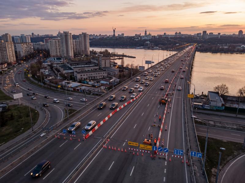 Південний міст тепер має новий маршрут об'їзду: які зміни в схемі руху очікують водіїв?